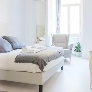 White Fanti Apartment